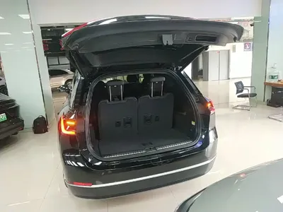 Nio ES8