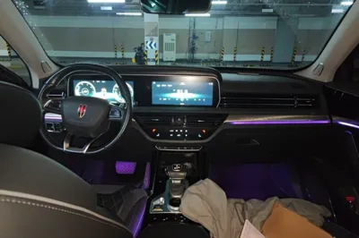 Hongqi HS5