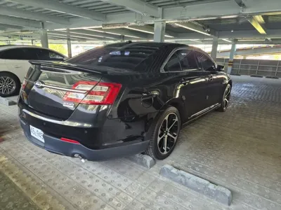Ford Taurus