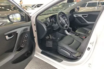 Hyundai Elantra (5th Generation