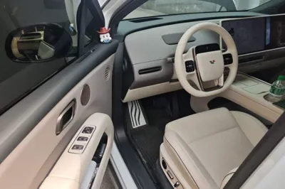 Li Auto Li Auto i6