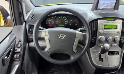 Hyundai Starex