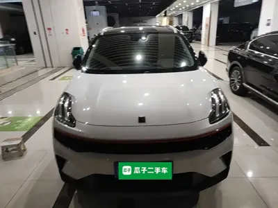Lynk & Co 06