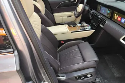 Hongqi E-HS9