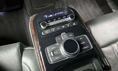 Genesis EQ900
