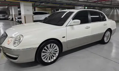 Kia Opirus