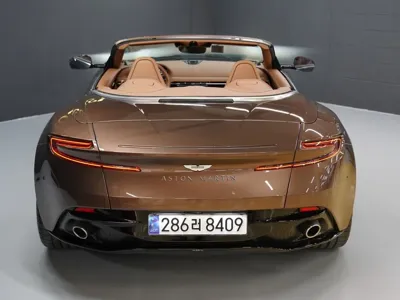 Astonmartin DB12