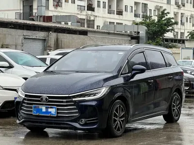 BYD MAX