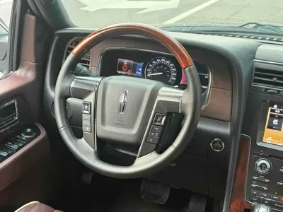 Lincoln Navigator