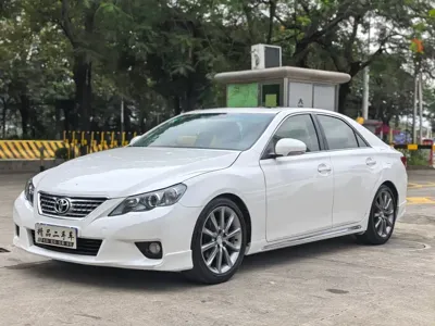 Toyota Reiz