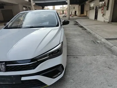 Roewe i5