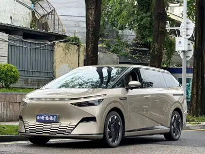 Xpeng X9