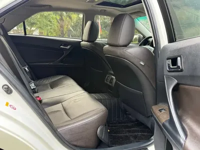 Toyota Reiz