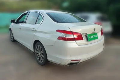 Peugeot 408