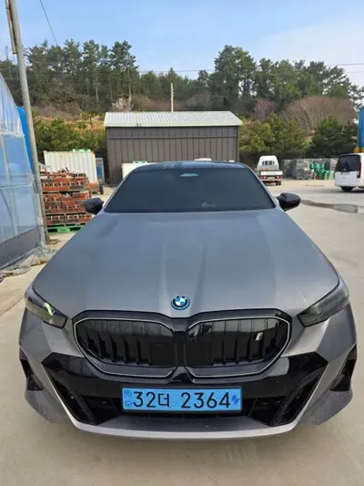 BMW i5