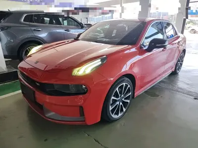 Lynk & Co 03