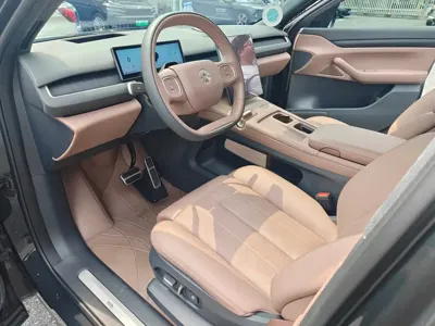 Nio ES8