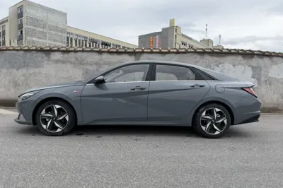 Hyundai Elantra
