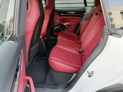 Porsche Macan EV