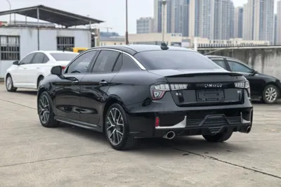 Lynk & Co 03