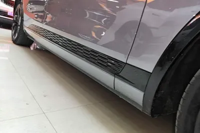 Hongqi E-HS9