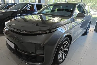 Li Auto L8