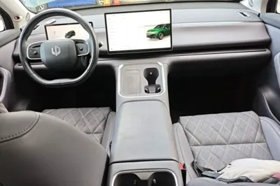 Leapmotor C16
