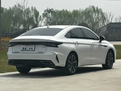 Chery Arrizo 8