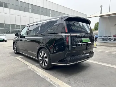 Volvo EM90