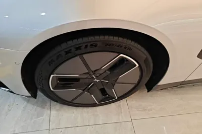 Xpeng P7