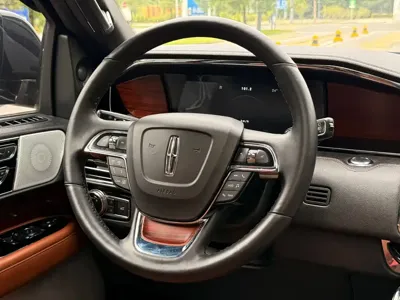 Lincoln Navigator