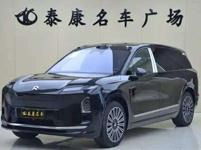 Nio ES8