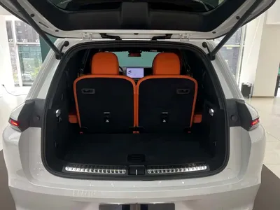 Li Auto Li L8