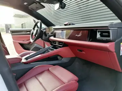 Porsche Macan EV