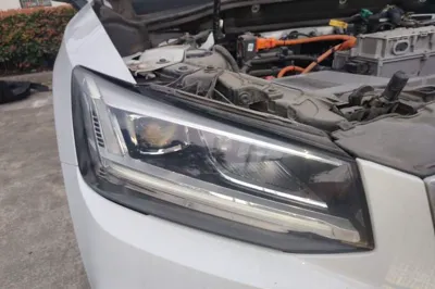Audi Q2L e-tron