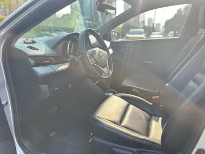 Toyota Yaris L
