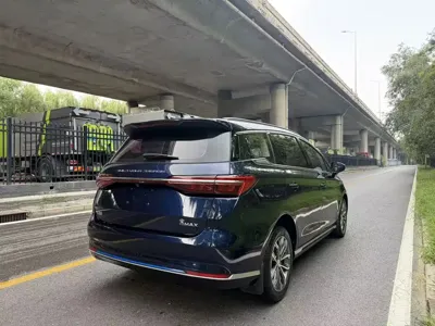 BYD MAX