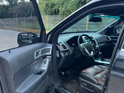 Ford Explorer (Import)