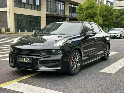 Lynk & Co 03