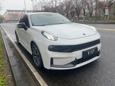 Lynk & Co 03