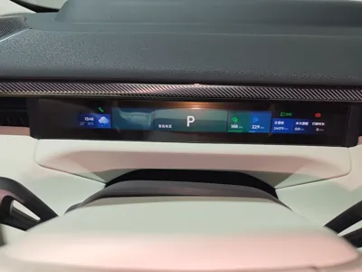 Lynk & Co 900