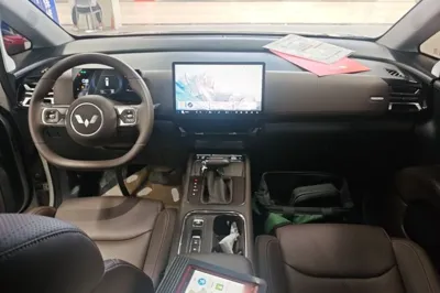 Wuling 730