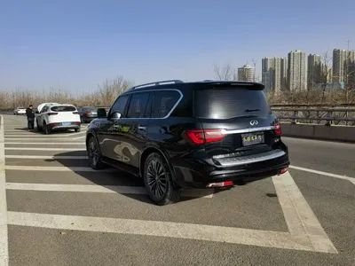 Infiniti QX80