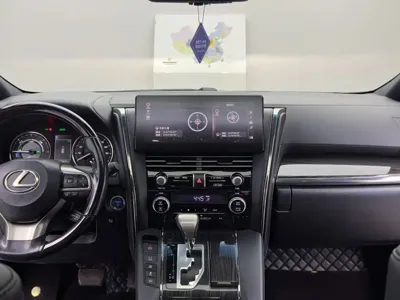 Lexus LM