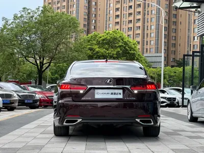 Lexus LS