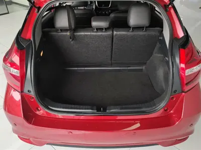 Toyota Yaris L