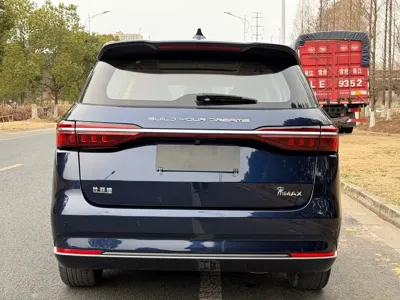 BYD MAX