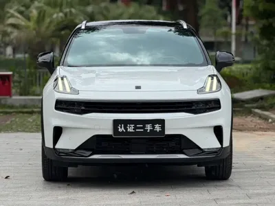 Lynk & Co 06
