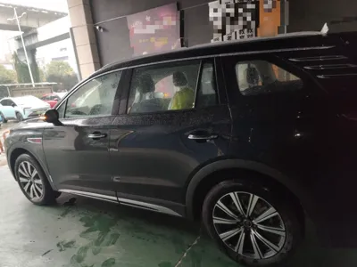 Hongqi HS7 PHEV