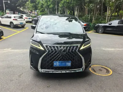 Lexus LM